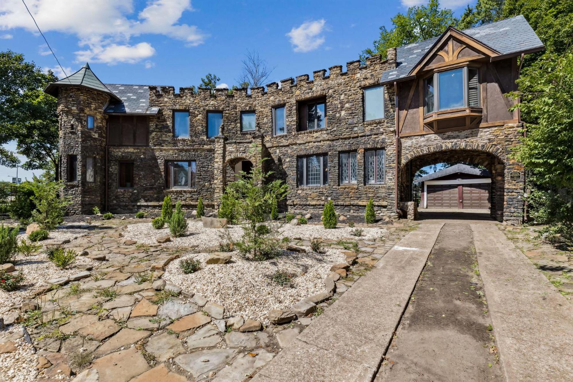 Enchanted Castle - Your Royal Getaway Awaits Кливленд Экстерьер фото